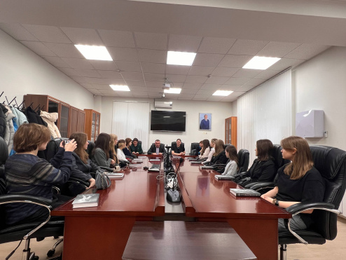 В АПМО прошло интерактивное погружение в адвокатуру для обучающихся старших классов