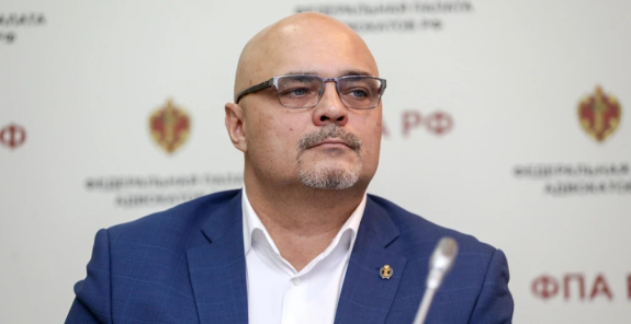 Первый вице-президент АПМО Михаил Толчеев прокомментировал АГ нашумевшее решение Хамовнического суда о лишении статуса адвокатов